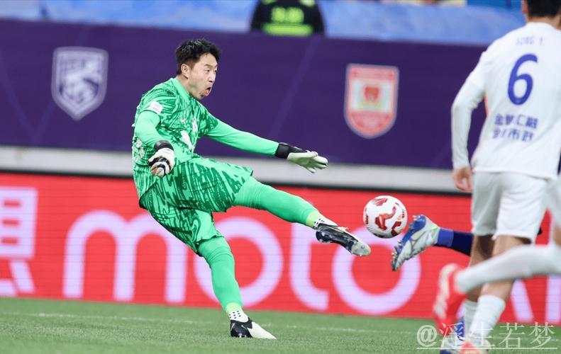 中超-吕焯毅建功马莱莱失点 大连英博战平青岛海牛1-1 中超-吕焯毅建功马莱莱失点 大连英博战平青岛海牛1-1