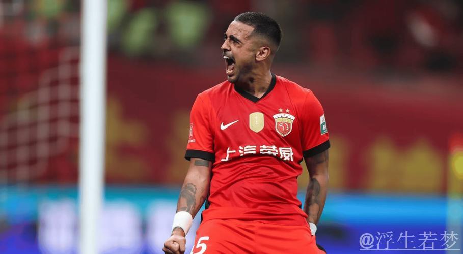 中超-莱昂纳多破门 上海海港主场憾平青岛西海岸 中超-莱昂纳多破门 上海海港主场憾平青岛西海岸