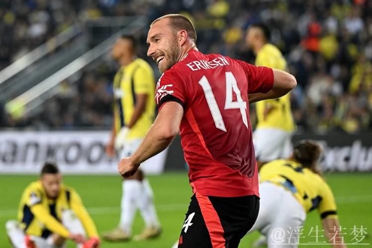 埃里克森确认离开曼联，盼世界杯前争主力，未来去向成谜