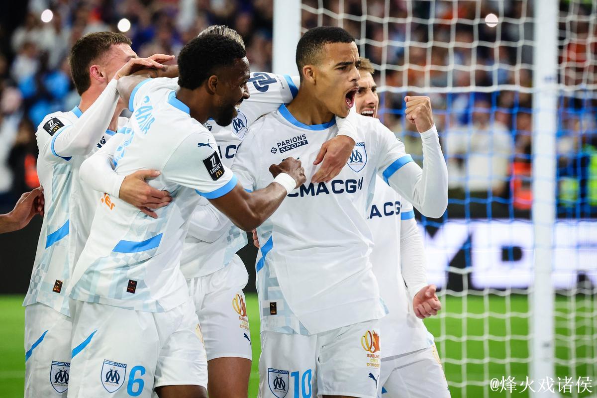 马赛5-1大胜尼斯暂居法甲榜首，格林伍德梅开二度奥巴梅扬传射建功